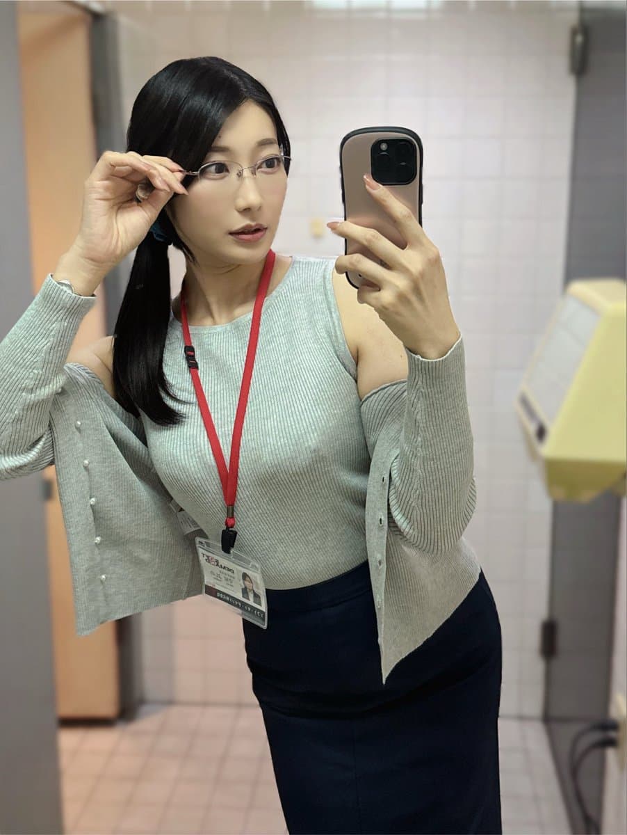 守屋よしの、どう見てもドスケベで助かる 1-1